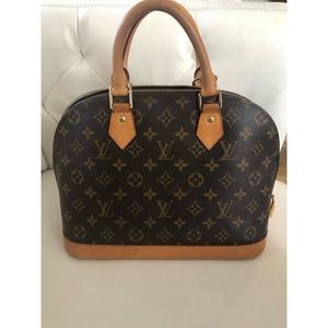 Authentic Louis Vuitton Monogram Alma PM purse